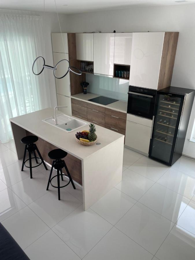Villa Marena S Bazenom, Vodice Ngoại thất bức ảnh